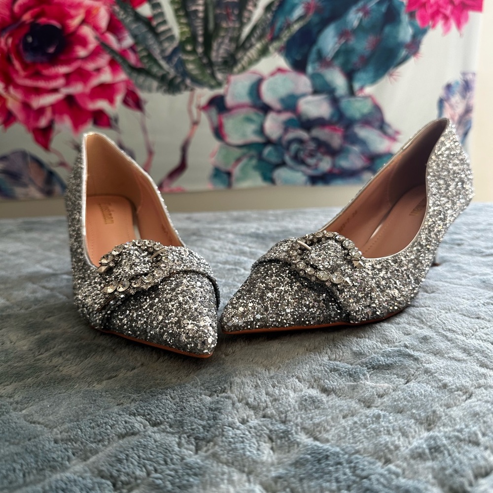 NWOT ELOSHMAN Silver Crystal Rhinestone Pointed Toe Heels EU 38 US 7–7.5